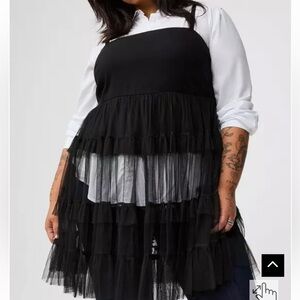 NWT TORRID SZ 5 5x challis and mesh tiered shirt top black romantasy effect